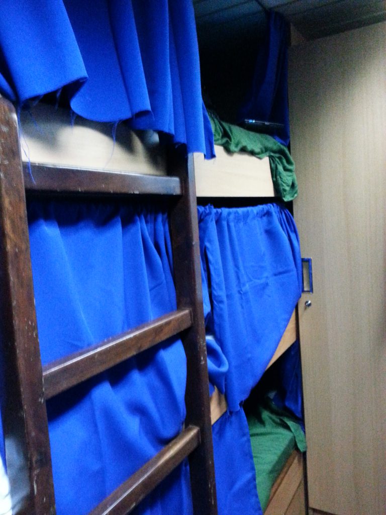 Apresento-lhes o “triliche marinheiro” Apresento-lhes o “triliche marinheiro” Confortável, uma bênção aquecida na volta ao navio… e claustrofóbico! Foto Dionei Santos.