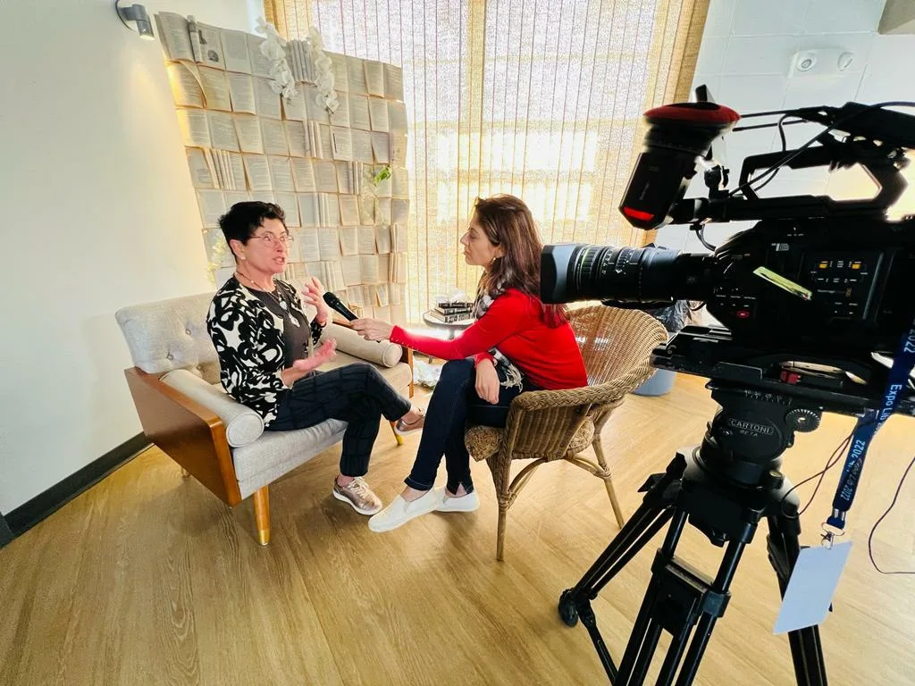 Gislene Bastos entrevista bisneta de Monteiro Lobato nos Estados Unidos Gislene Bastos entrevista bisneta de Monteiro Lobato nos Estados Unidos