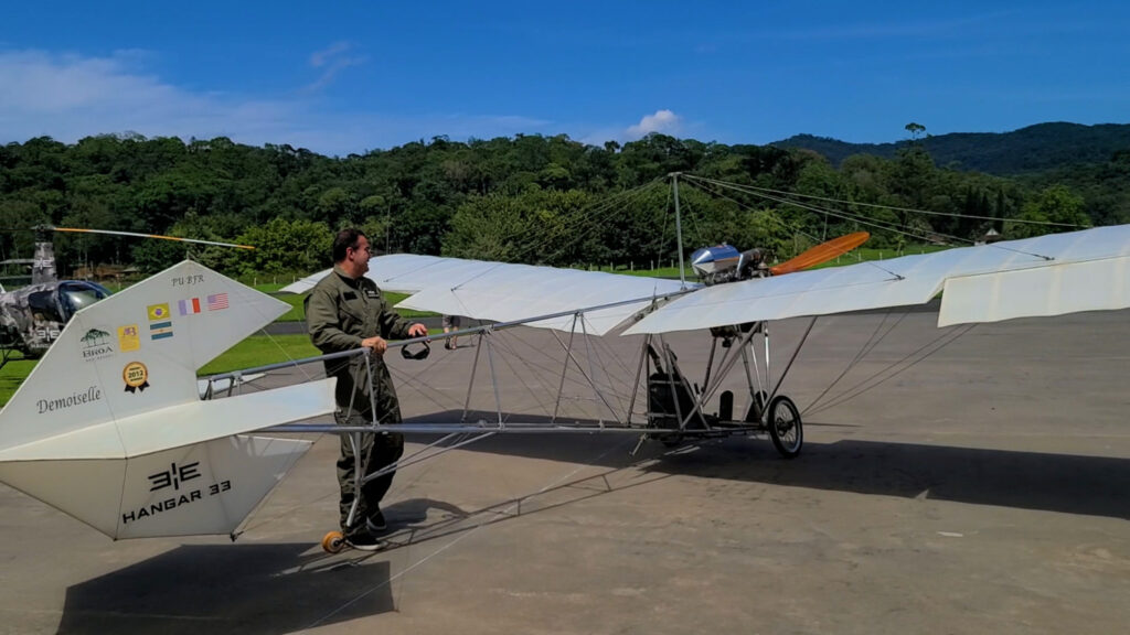 Denis Lunelli e o legado da aviação histórica. Foto Gislene Bastos/H44 Horizonte
